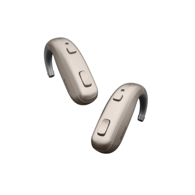 Audífono Beltone Boost Max S en color arena, diseñado para uso discreto y amplificación efectiva del sonido
