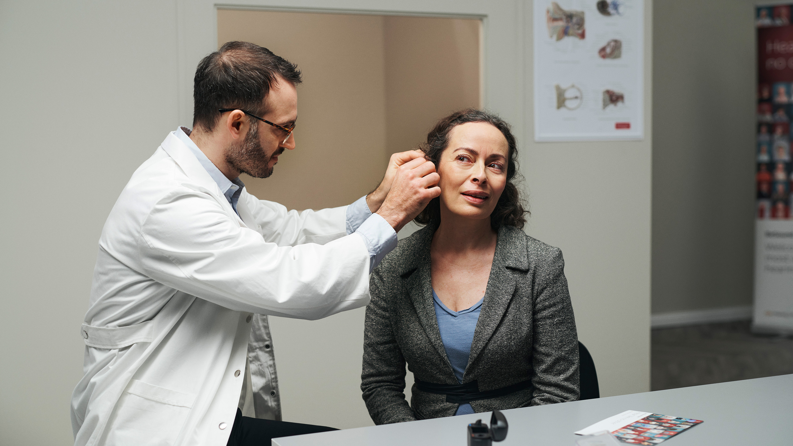 RS_Brand_Clinic_Test_On_Ear