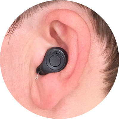 Semicubierta en el oído (ITE)